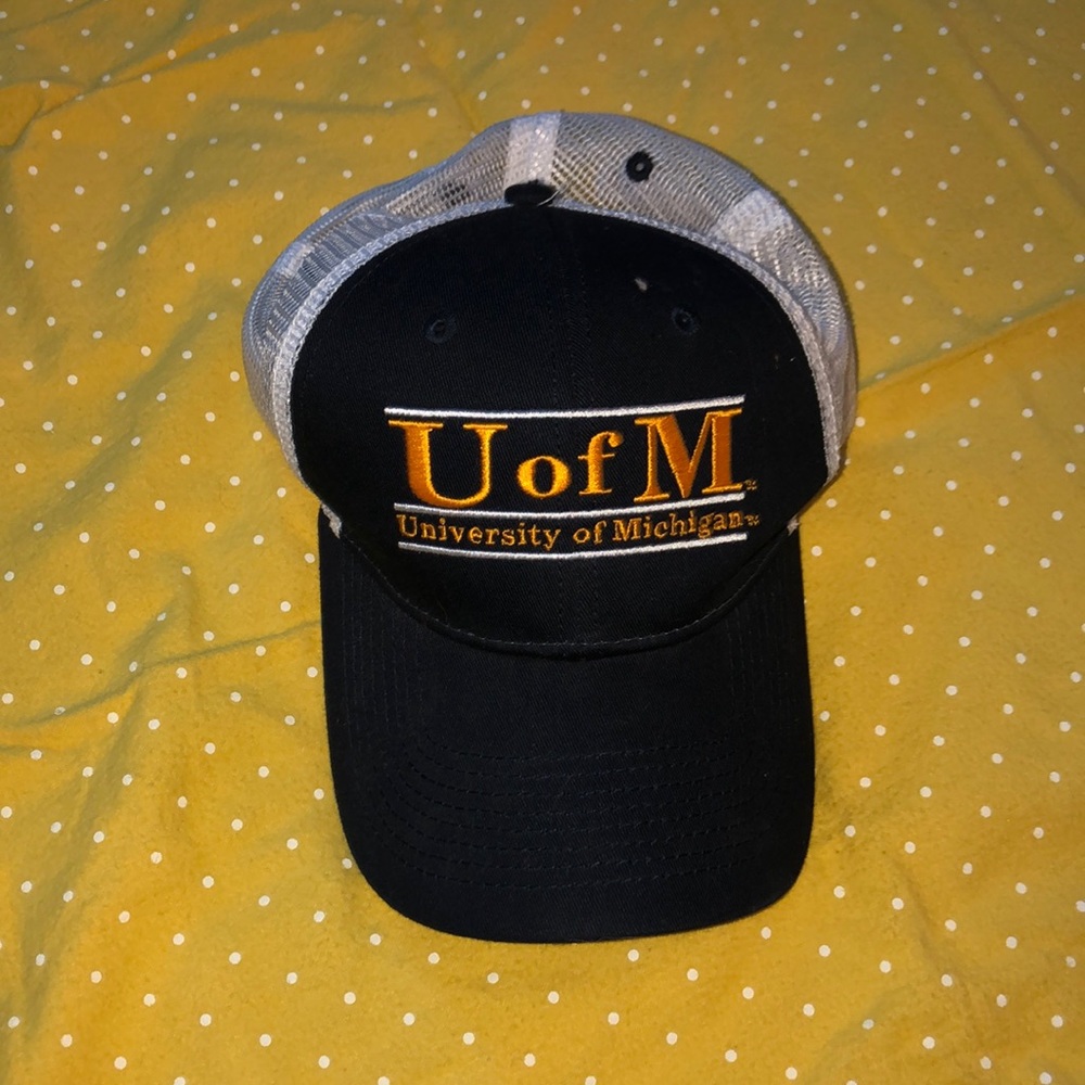UofM hat